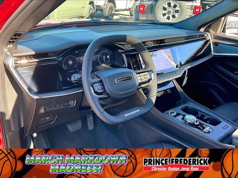 Used 2025 Jeep Wagoneer S Limited image 11