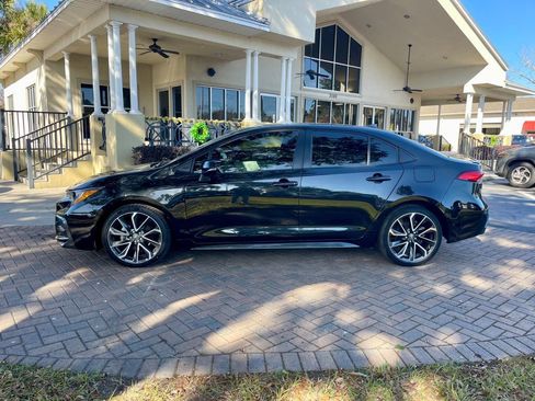 Used 2022 Toyota Corolla SE image 2