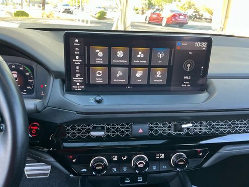 Used 2024 Honda Accord Sport image 11