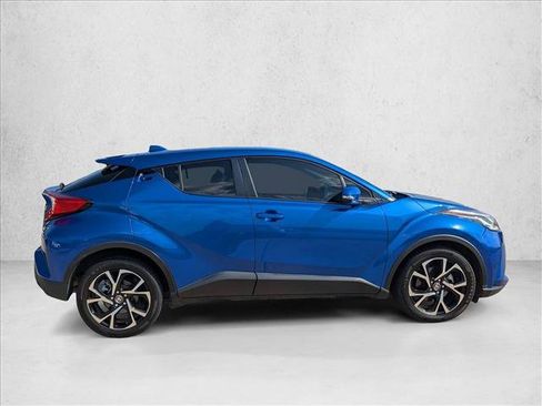 Used 2021 Toyota C-HR XLE FWD image 4