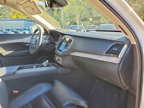 Used 2023 Volvo XC90 B6 Ultimate w/ Lounge Package image 13