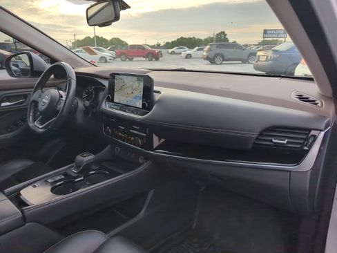 Used 2023 Nissan Rogue SL w/ SL Premium Package FWD image 27
