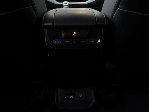 Used 2023 Toyota Highlander Limited FWD image 14