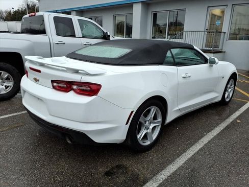 Used 2023 Chevrolet Camaro LT image 4