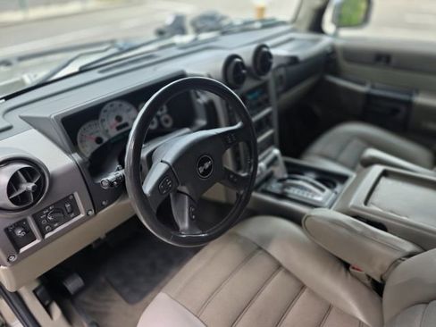 Used 2004 HUMMER H2 image 38