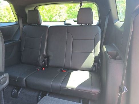 Certified 2023 Chevrolet Traverse LT FWD image 27