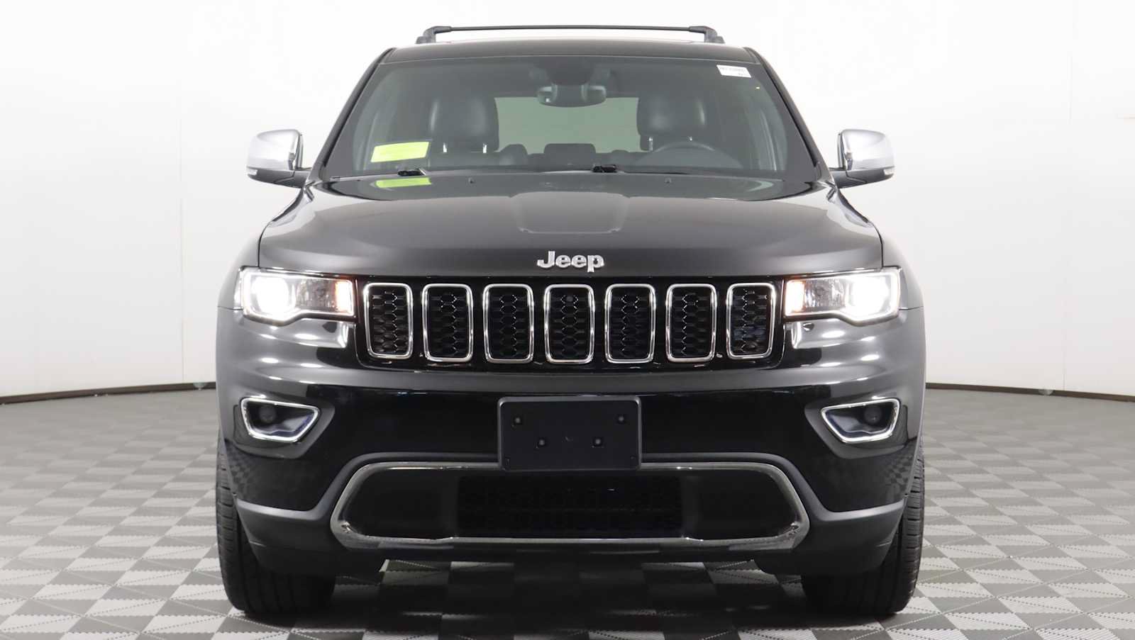 Used 2018 Jeep Grand Cherokee Limited AWD/4WD image 2
