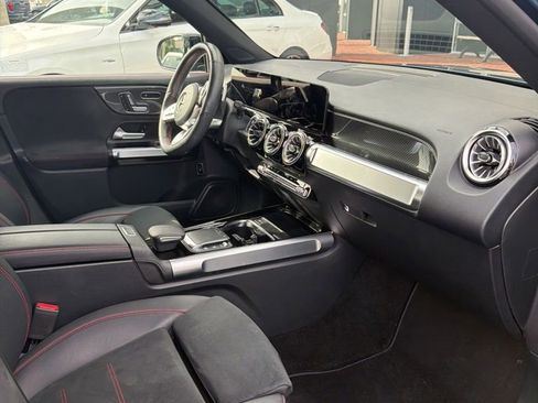 Used 2023 Mercedes-Benz GLB 250 image 8