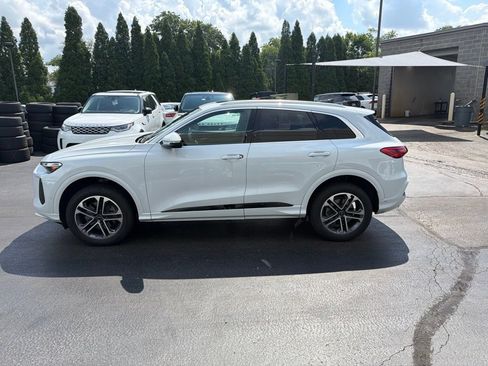Certified 2025 Audi Q5 Premium w/ Convenience Package AWD/4WD image 12
