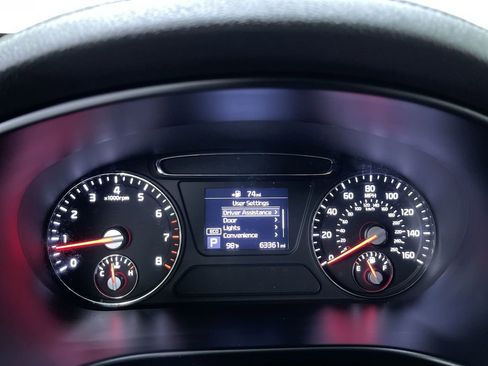Used 2020 Kia Sorento LX w/ LX I4 Convenience Package image 19