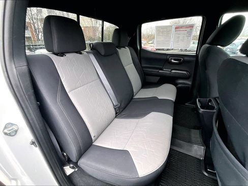 Used 2021 Toyota Tacoma TRD Off-Road image 25