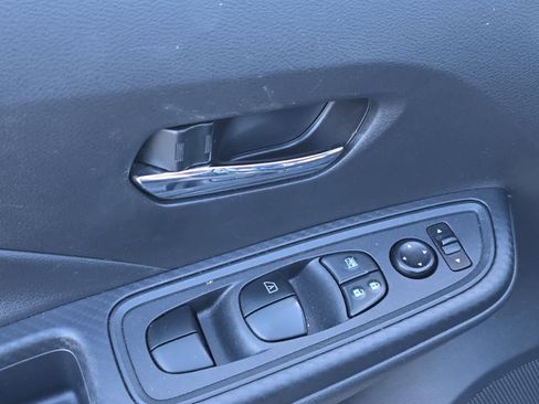 Used 2025 Nissan Versa SV FWD image 15