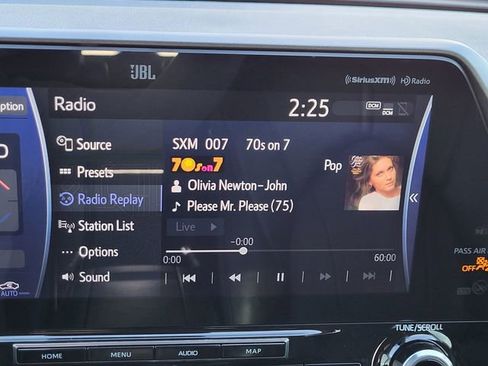 Used 2021 Toyota Highlander Limited image 7