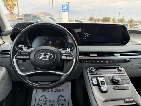 Used 2024 Hyundai Palisade SEL FWD image 16