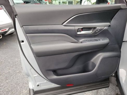New 2026 Toyota Grand Highlander AWD Hybrid image 11