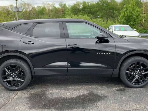 Certified 2023 Chevrolet Blazer LT w/ LPO, Black Grille Bar Package AWD/4WD image 9