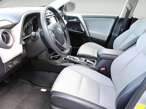 Certified 2016 Toyota RAV4 Limited image 8