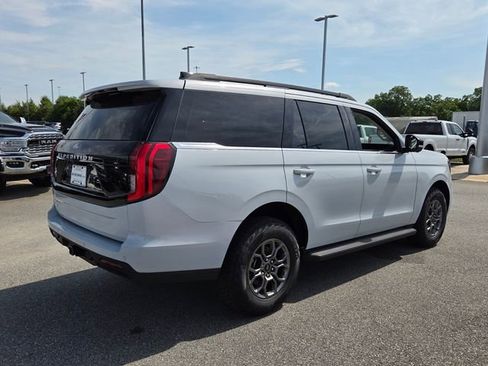New 2026 Ford Expedition Active RWD image 44
