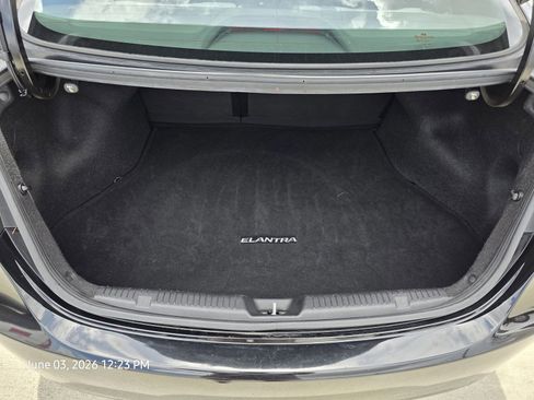 Used 2013 Hyundai Elantra GLS w/ Preferred Pkg FWD image 18