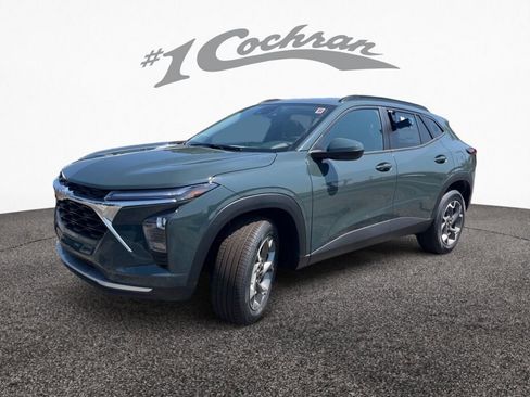 New 2025 Chevrolet Trax LT w/ Sunroof Package image 4