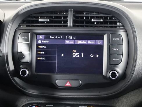Used 2023 Kia Soul LX FWD image 27