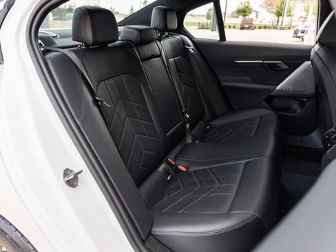 Used 2024 BMW 530i xDrive 530i xDrive image 41