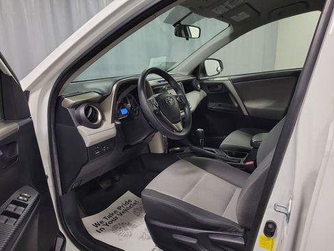 Used 2015 Toyota RAV4 LE image 12