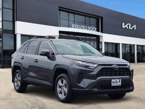 Used 2025 Toyota RAV4 XLE w/ Convenience Package FWD image 3