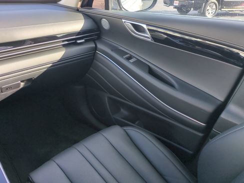 Used 2025 Genesis GV80 2.5T Standard AWD/4WD image 17