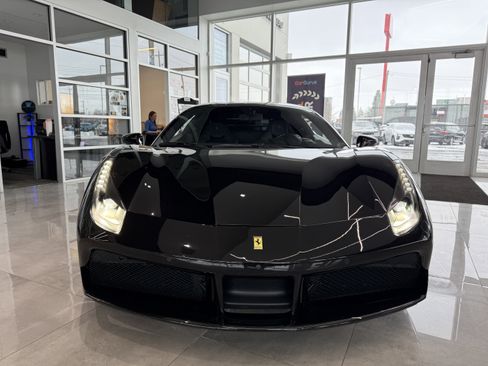 Used 2016 Ferrari 488 GTB image 9