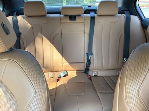 Certified 2022 BMW 540i xDrive w/ M Sport Package image 30