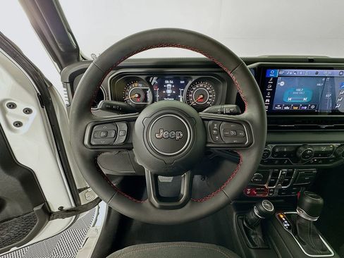 Used 2024 Jeep Gladiator Rubicon w/ Safety Group image 11