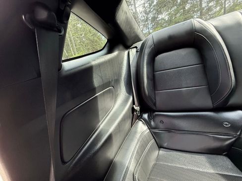 Used 2019 Ford Mustang GT Premium w/ Equipment Group 401A RWD image 26