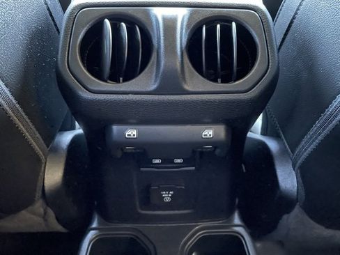 Used 2023 Jeep Gladiator Overland image 25