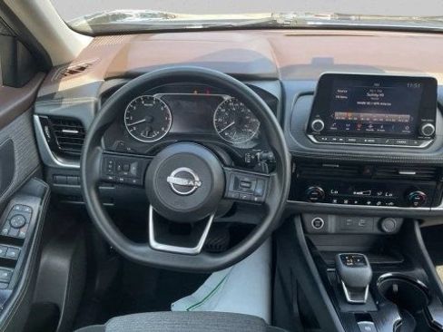 Used 2022 Nissan Rogue SV AWD/4WD image 16