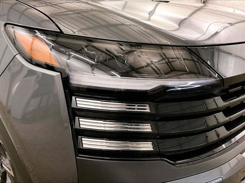 Used 2025 Nissan Kicks SV image 27