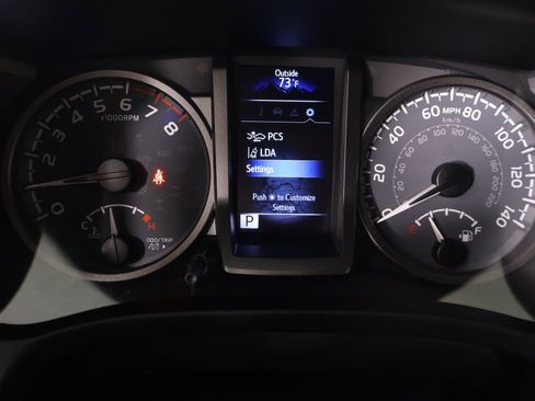 Used 2021 Toyota Tacoma TRD Sport image 4