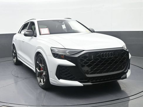 Used 2026 Audi RS Q8 performance AWD/4WD image 9