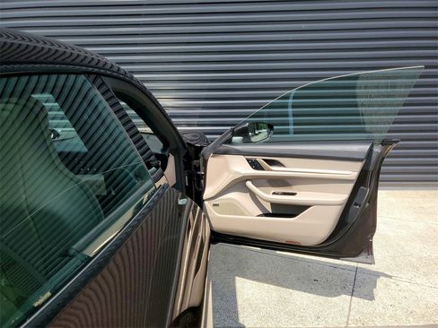 Used 2023 Porsche Taycan 4S image 20