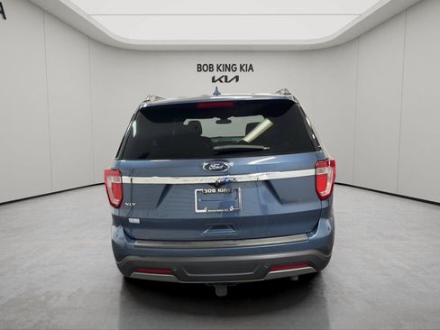 Used 2019 Ford Explorer XLT w/ Equipment Group 202A FWD image 4