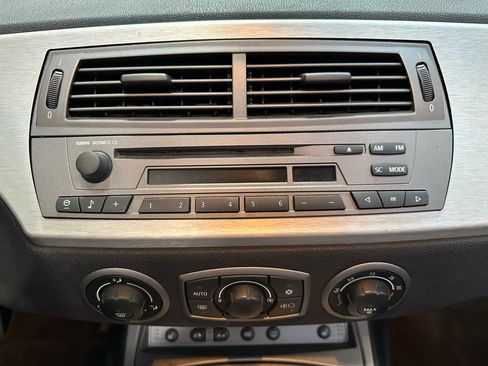 Used 2003 BMW Z4 2.5i image 16