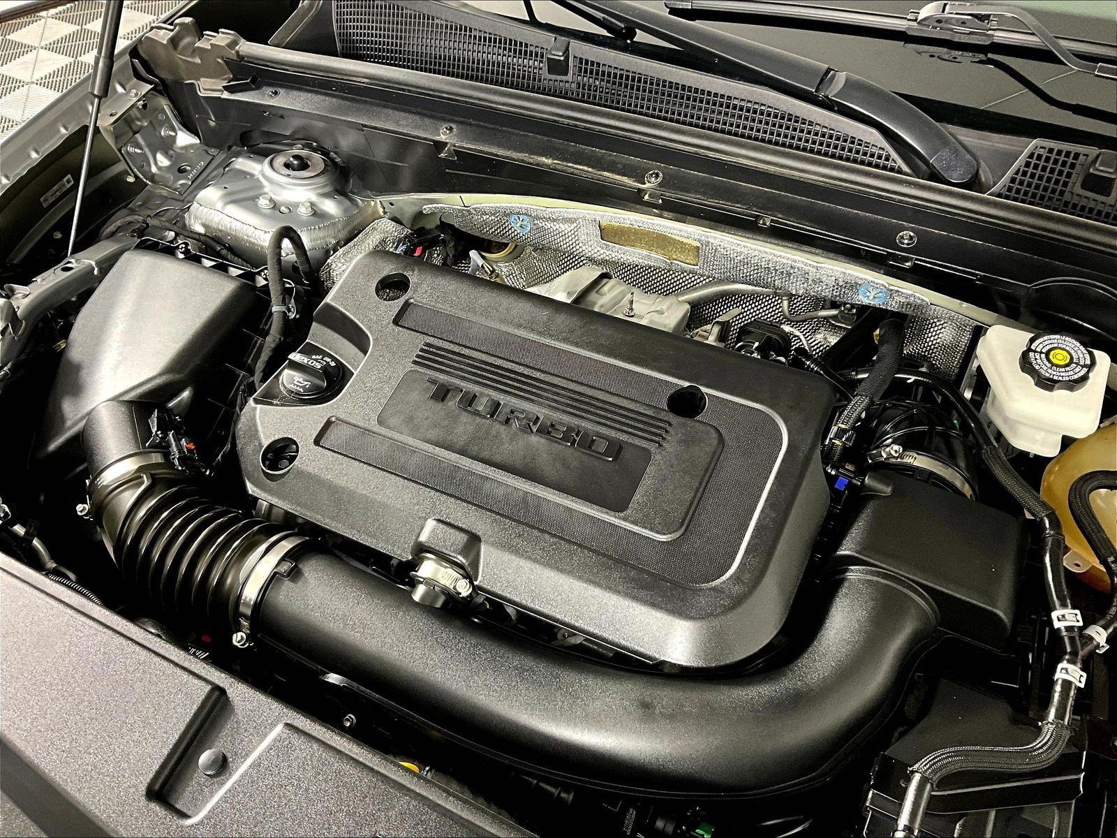 Used 2023 Buick Envision Essence w/ Sport Touring Package FWD image 31