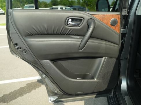 Used 2023 Nissan Armada SL w/ Captain's Chairs Package AWD/4WD image 17