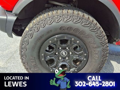 Used 2023 Ford Bronco Wildtrak image 28