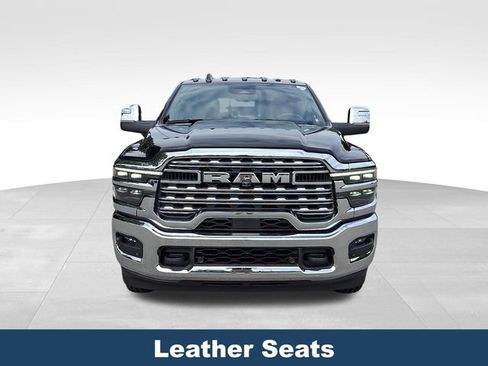 Used 2025 RAM 3500 Limited AWD/4WD image 3