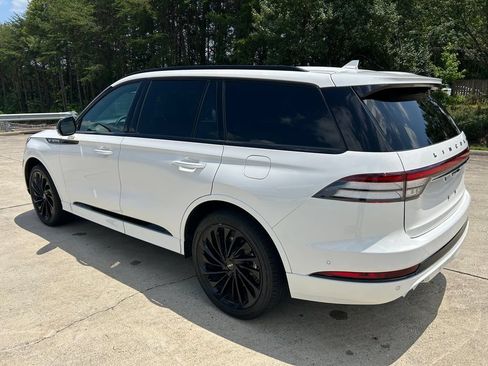 Certified 2024 Lincoln Aviator Black Label w/ Jet Package AWD/4WD image 3
