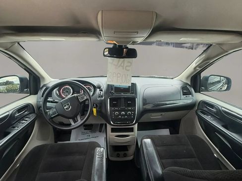 Used 2019 Dodge Grand Caravan SE w/ UConnect Hands-Free Group FWD image 15