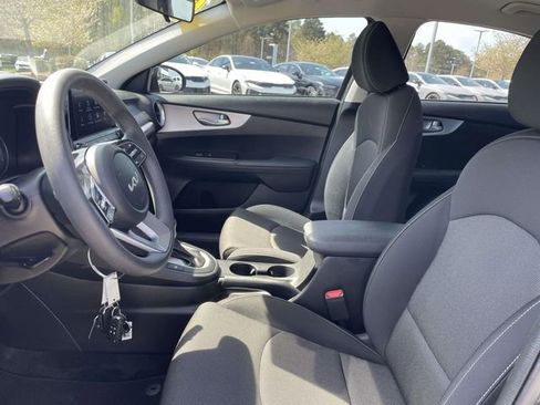 Certified 2022 Kia Forte LXS w/ LXS Technology Package image 24