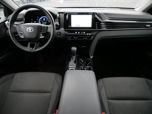 Certified 2025 Toyota Camry LE FWD image 10