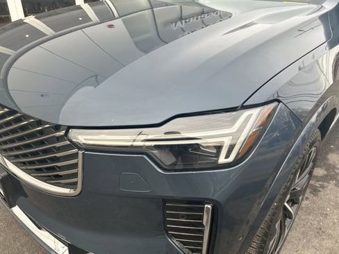 Certified 2025 Volvo XC90 B6 Plus image 8